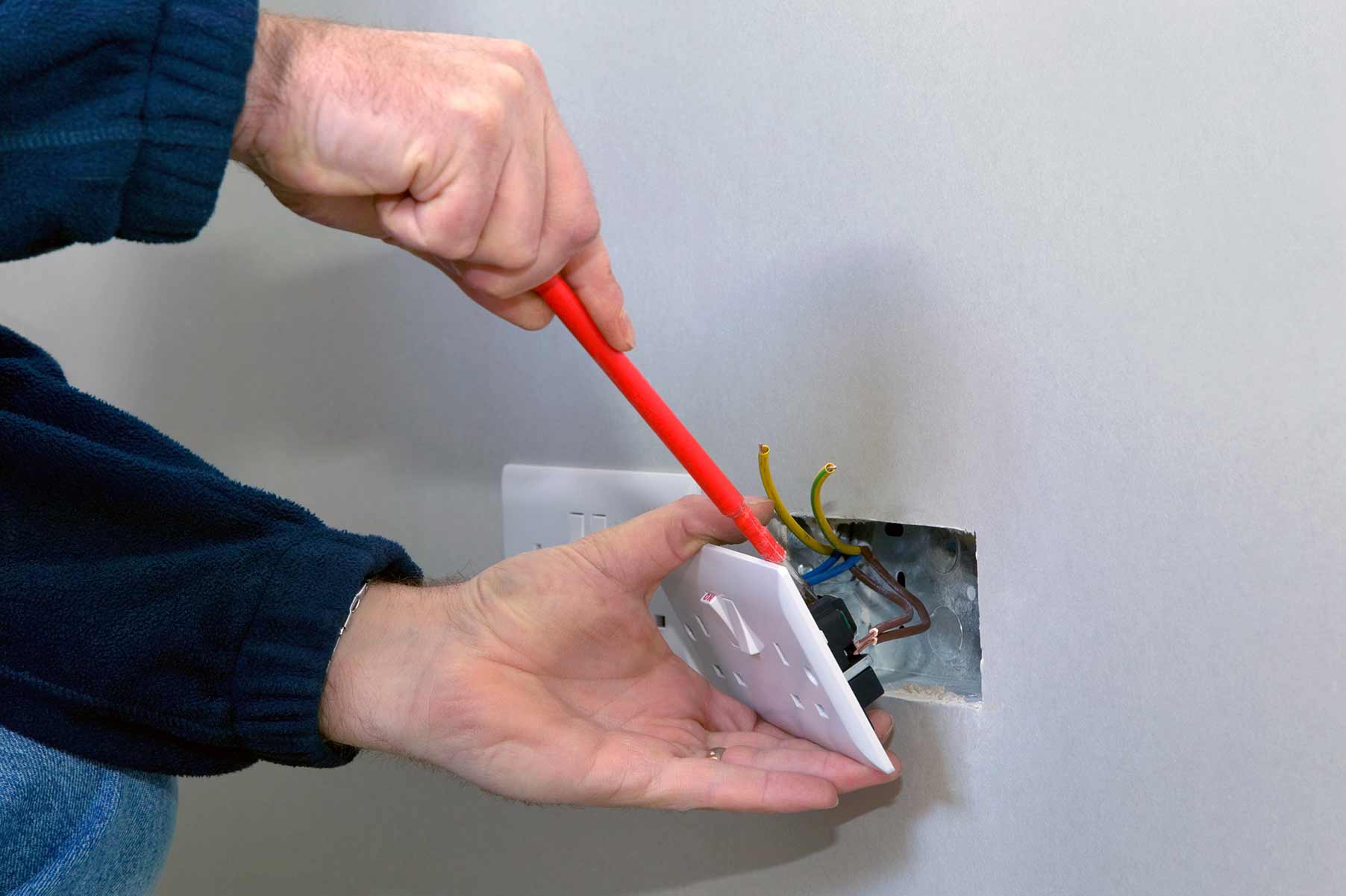 Our electricians can install plug sockets for domestic and commercial proeprties in Lambeth North and the local area. 